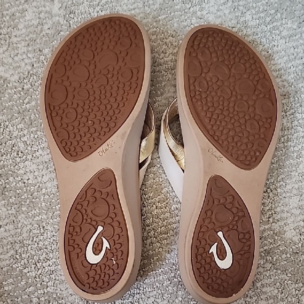 Olukai Kaekae Gold and Cream Sandals Flip Flops - Picture 6 of 6